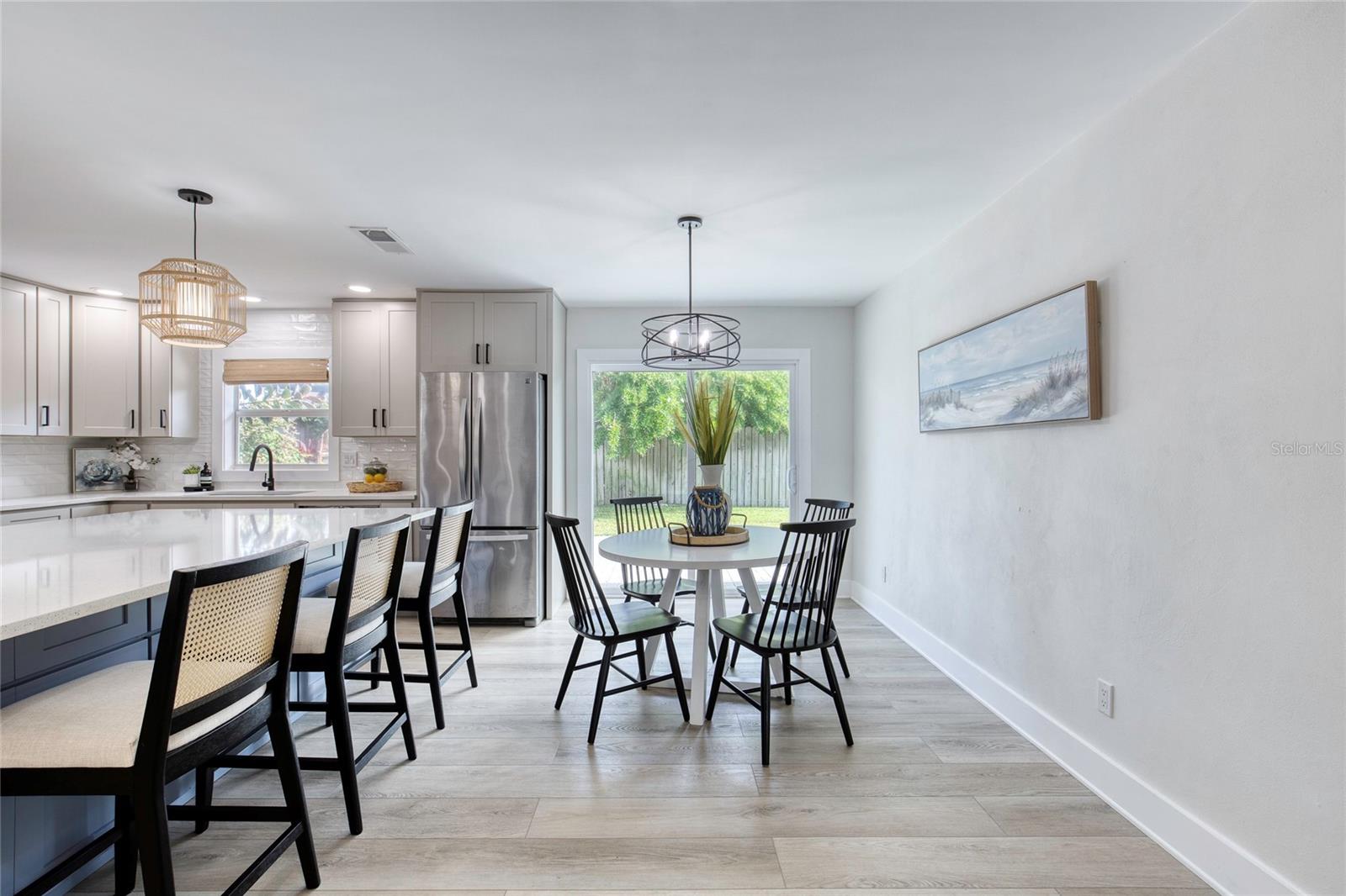 LIGHTHOUSE SHORES - Residential