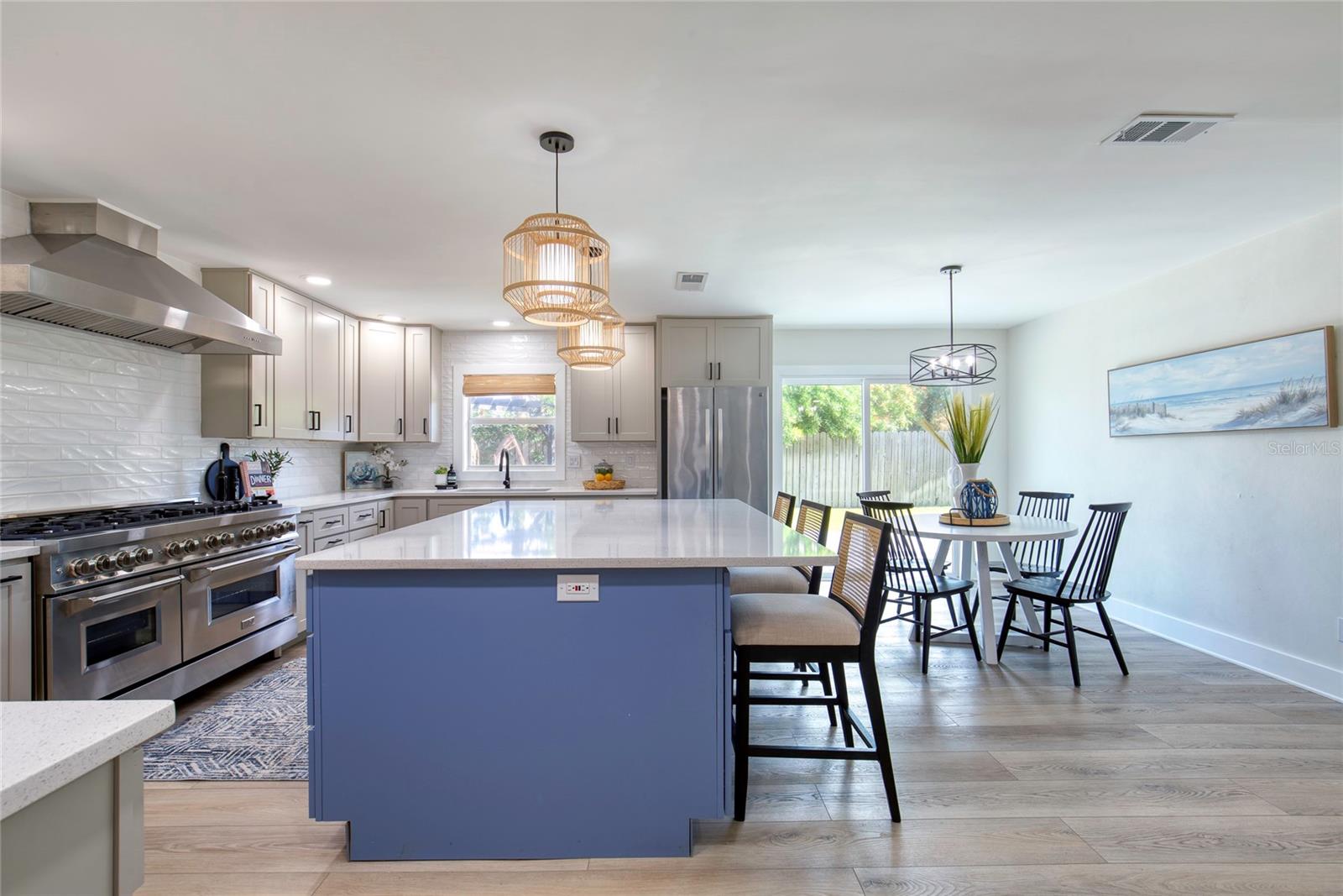 LIGHTHOUSE SHORES - Residential