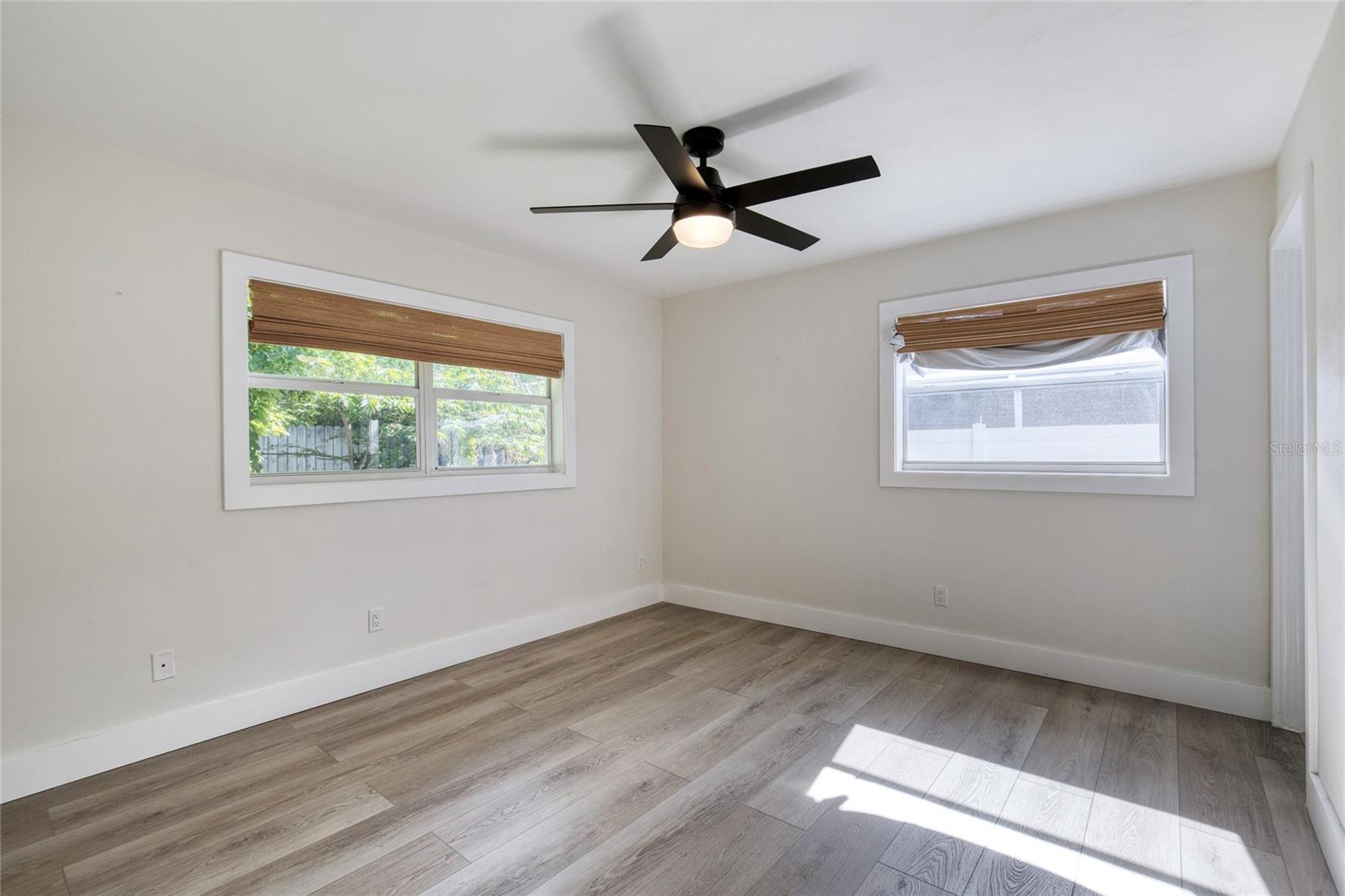 LIGHTHOUSE SHORES - Residential