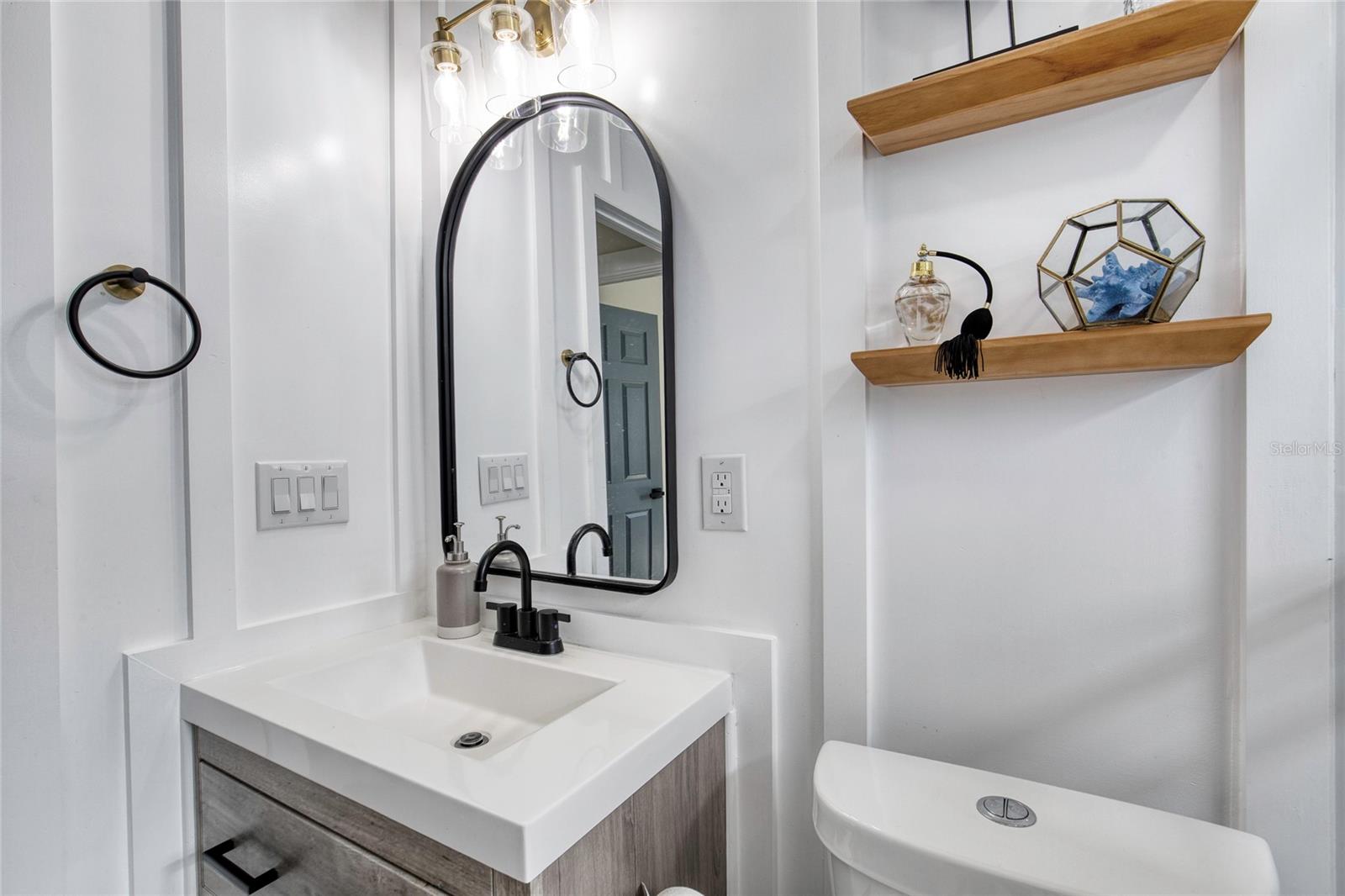 LIGHTHOUSE SHORES - Residential