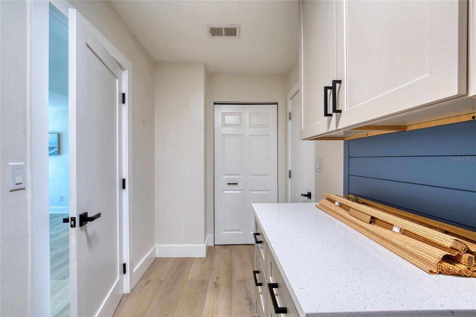 LIGHTHOUSE SHORES - Residential