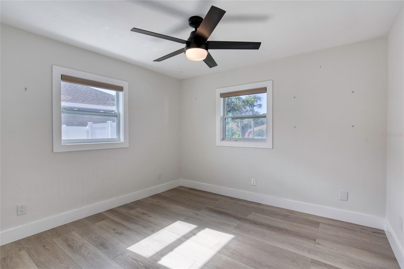 LIGHTHOUSE SHORES - Residential