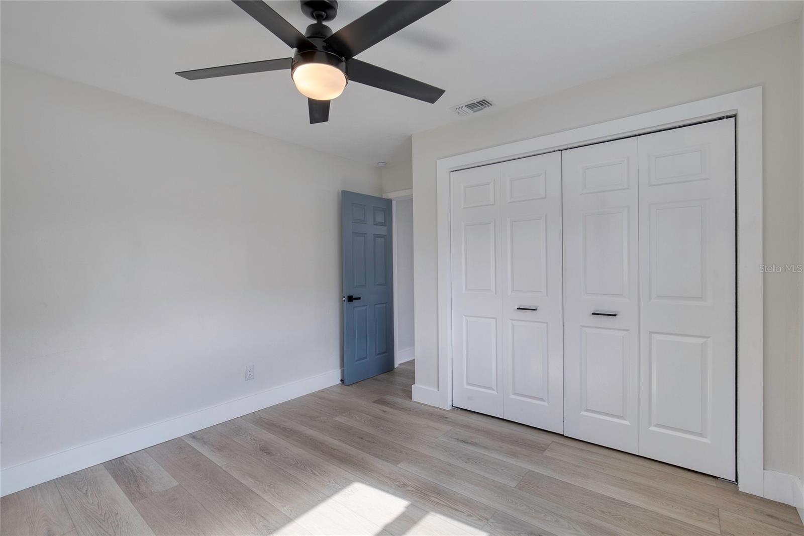 LIGHTHOUSE SHORES - Residential