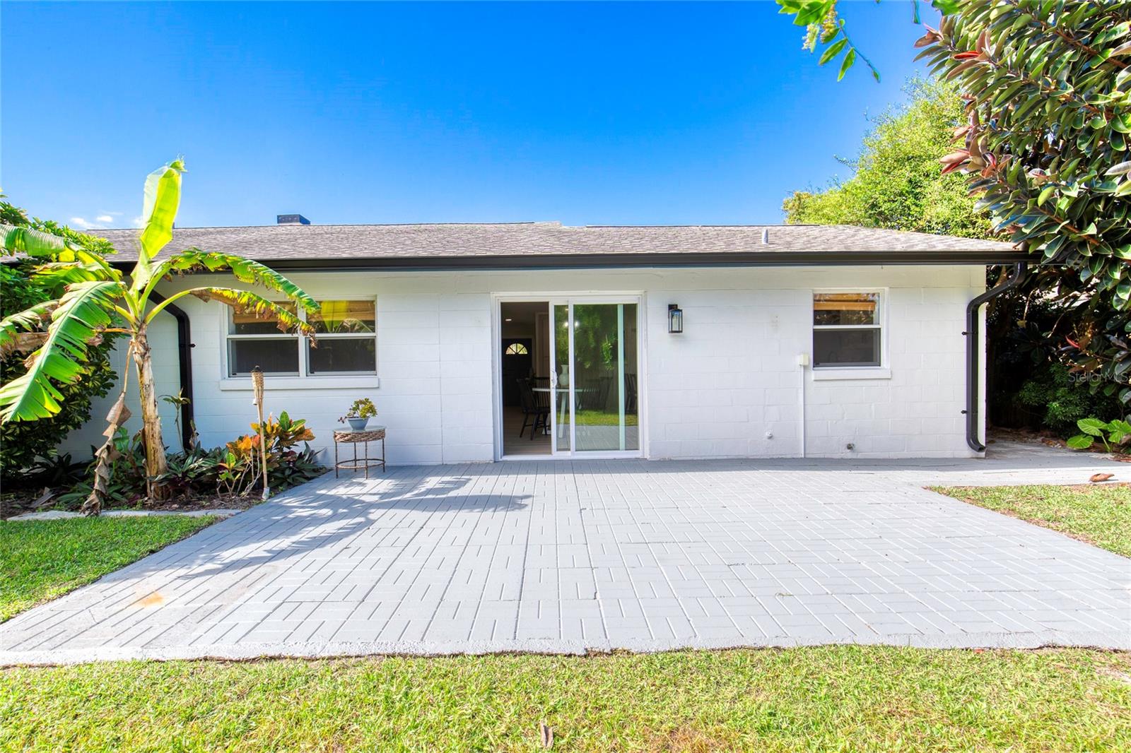 LIGHTHOUSE SHORES - Residential