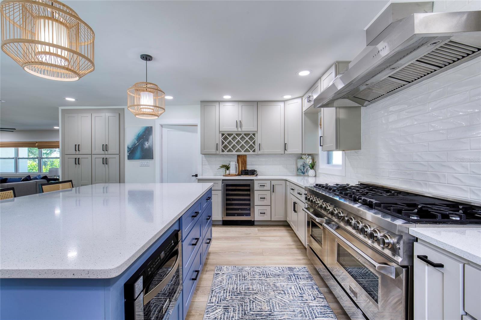 LIGHTHOUSE SHORES - Residential