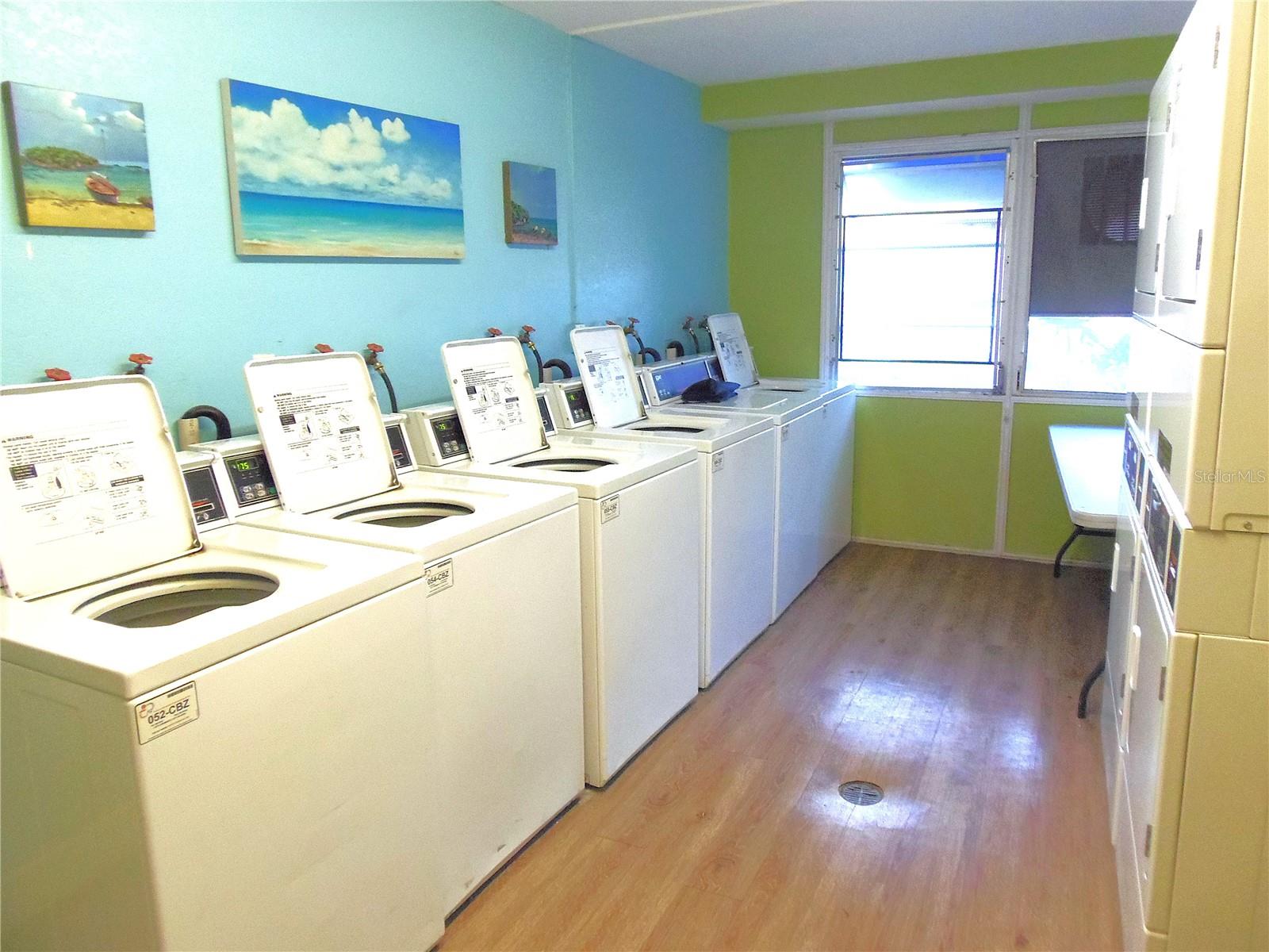 WAVE THE CONDO - Residential