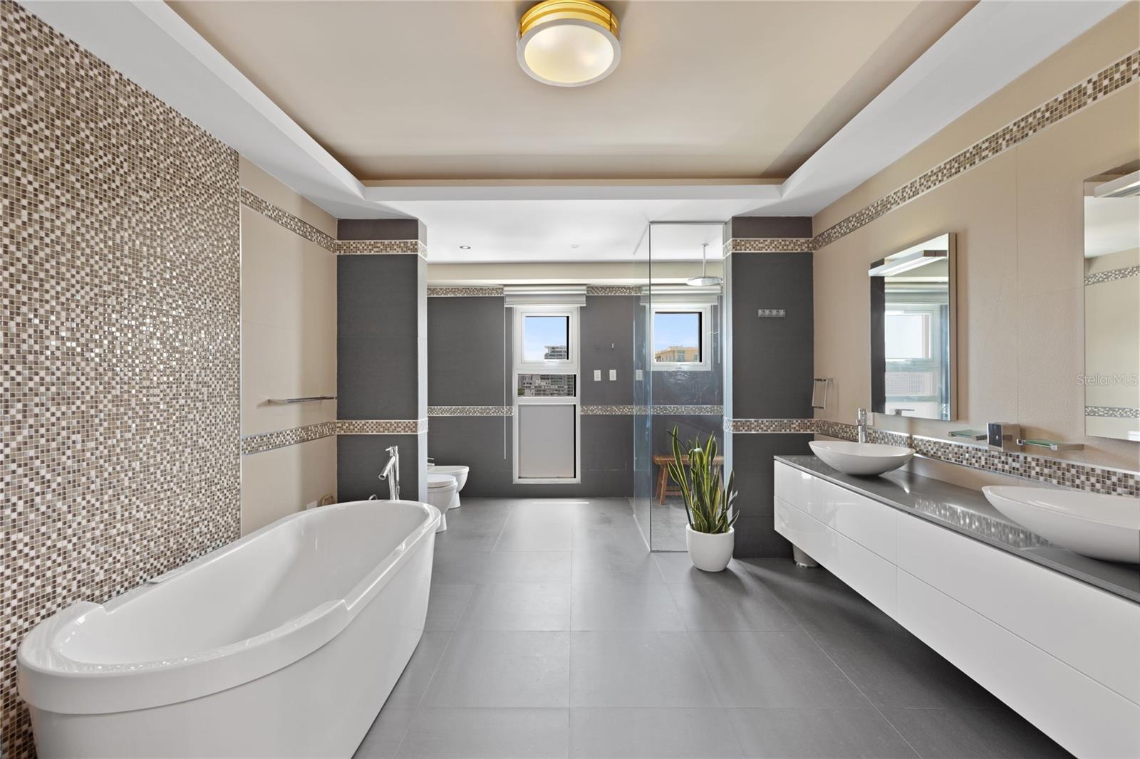 EXCELSIOR TOWER - Residential