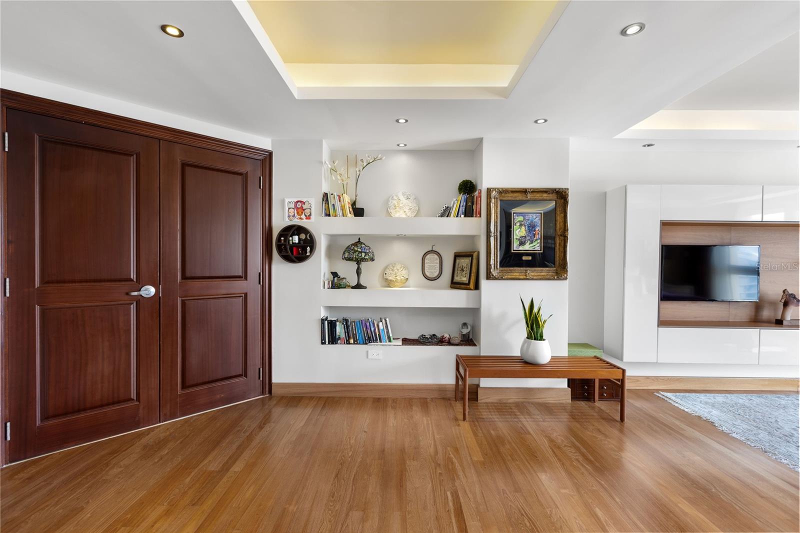 EXCELSIOR TOWER - Residential