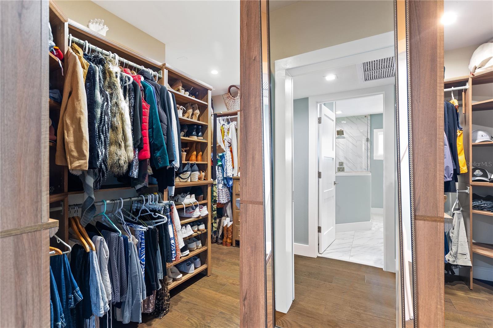 TIMBERLANE SHORES - Residential