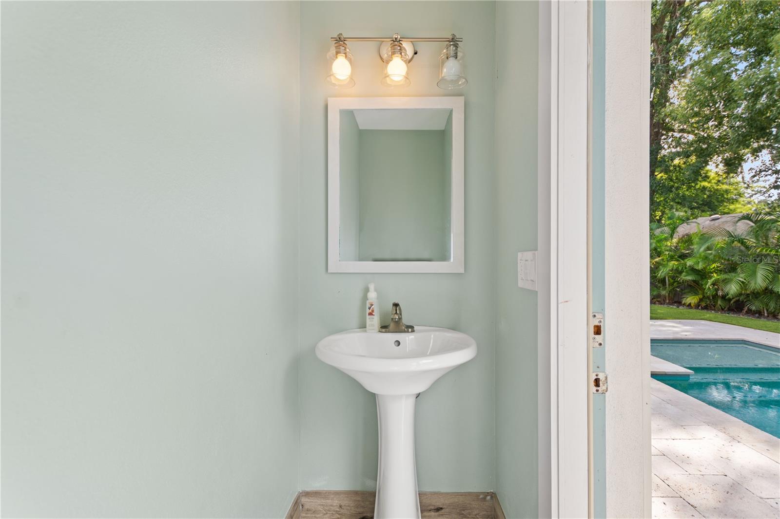 TIMBERLANE SHORES - Residential