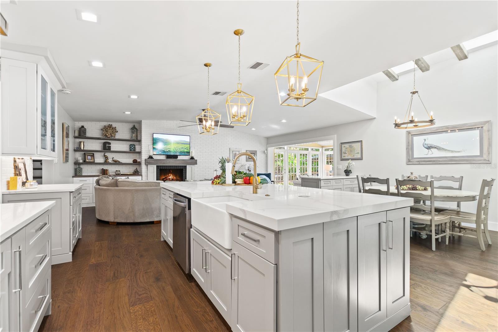 TIMBERLANE SHORES - Residential