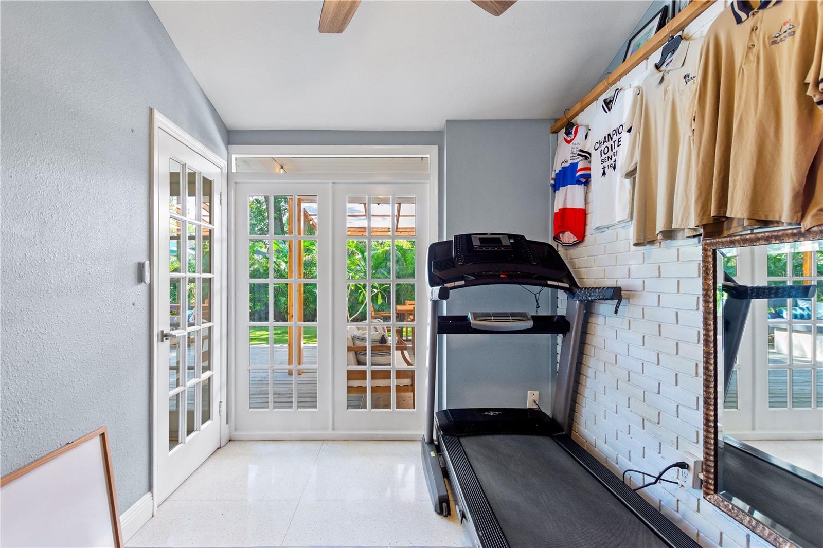 TIMBERLANE SHORES - Residential