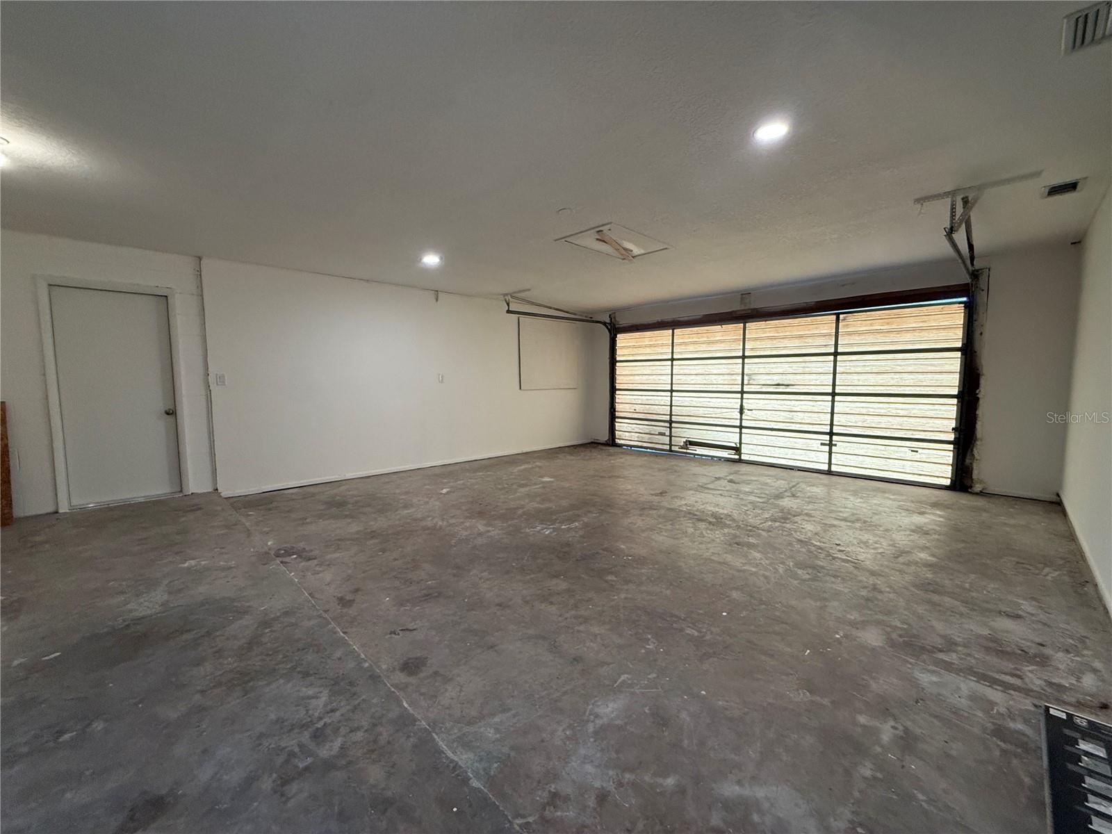 DELTONA LAKES UNIT 07 - Residential Lease