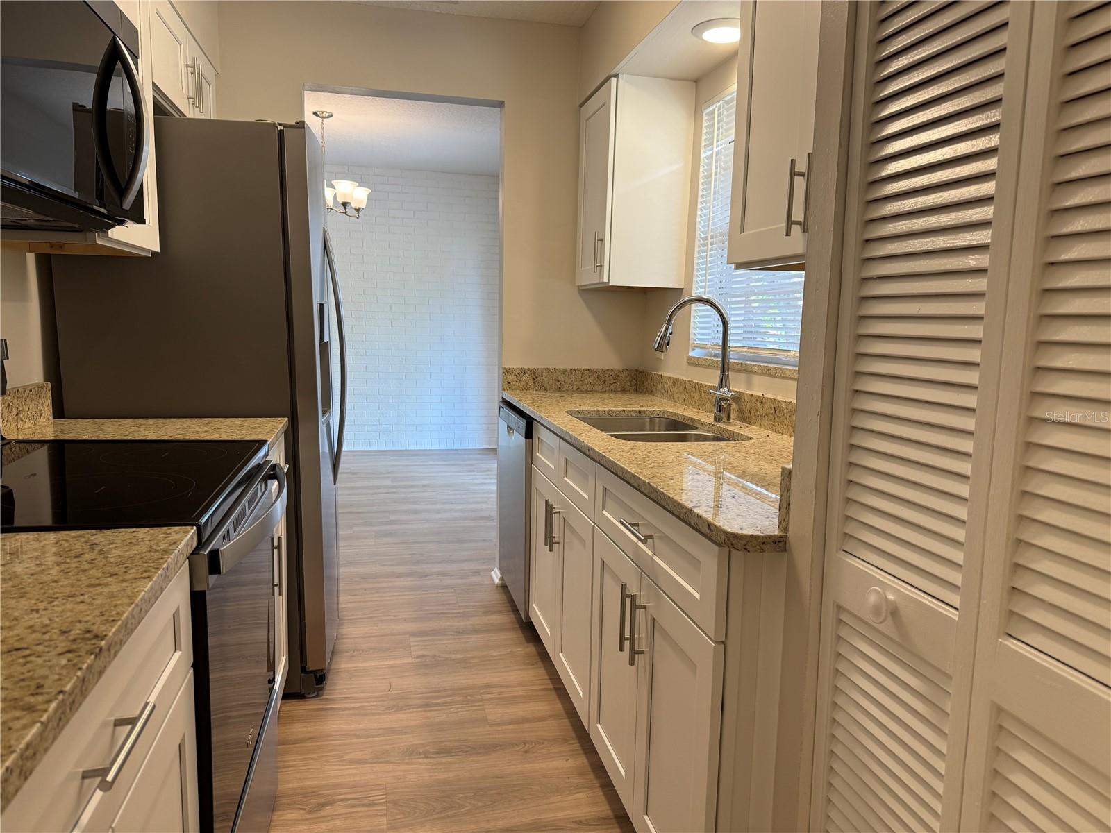 DELTONA LAKES UNIT 07 - Residential Lease