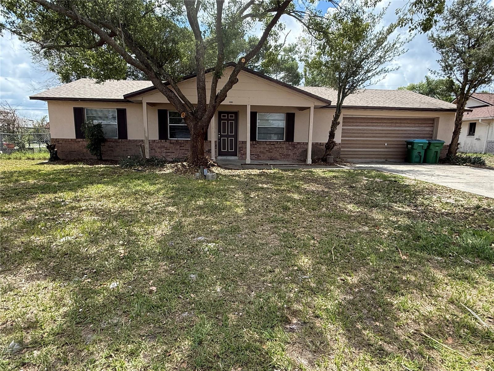DELTONA LAKES UNIT 07 - Residential Lease