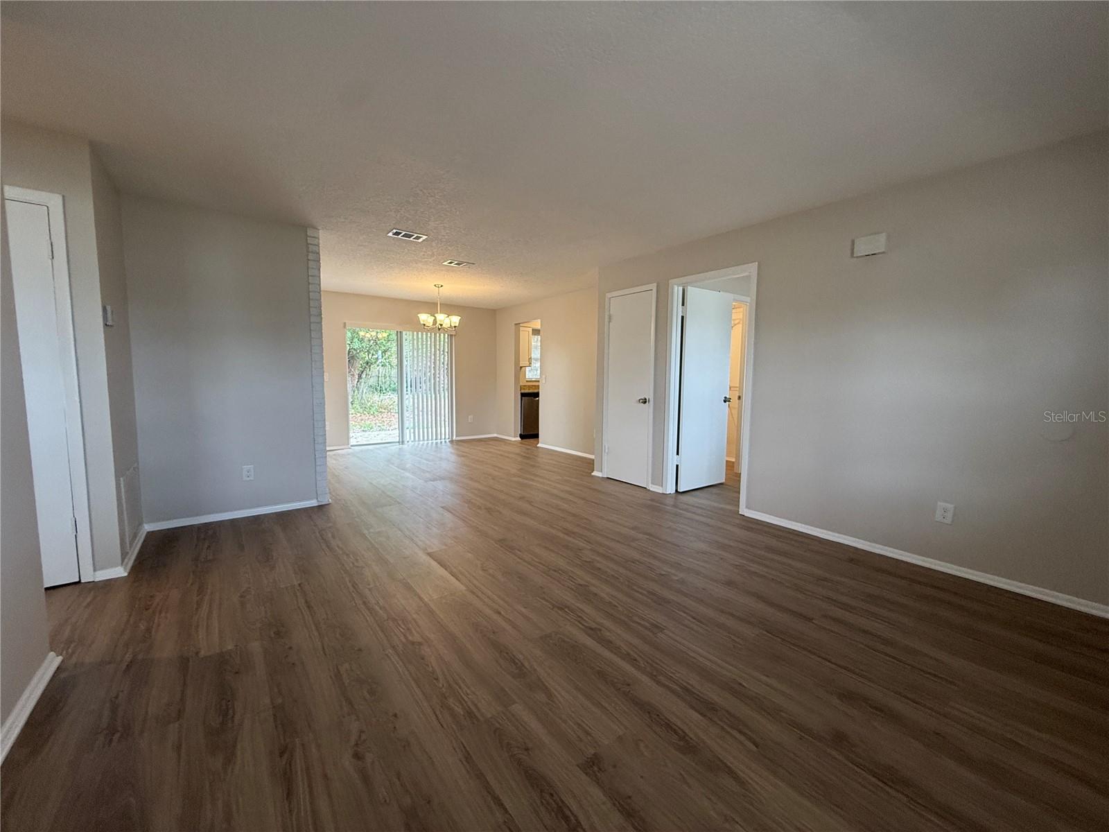 DELTONA LAKES UNIT 07 - Residential Lease