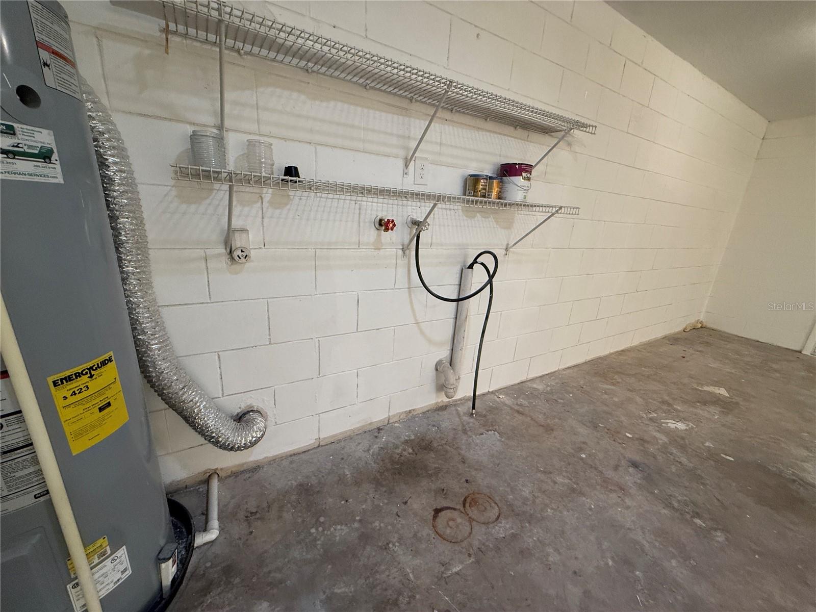 DELTONA LAKES UNIT 07 - Residential Lease
