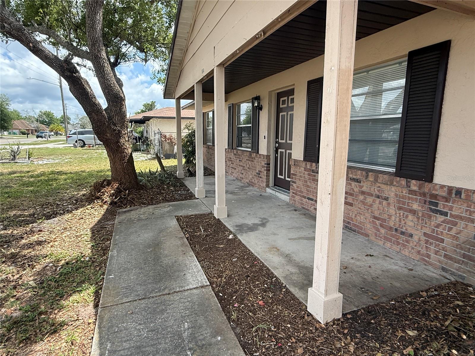 DELTONA LAKES UNIT 07 - Residential Lease