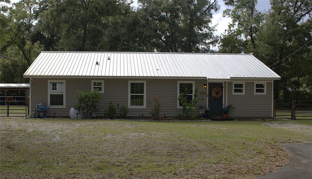 Photo of 11370 SW 175th Court, Dunnellon, FL 34432 (MLS # OM710886)