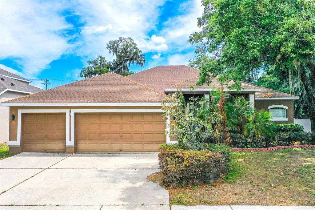 Photo of 2539 Centennial Falcon Drive, Valrico, FL 33596 (MLS # L4961355)