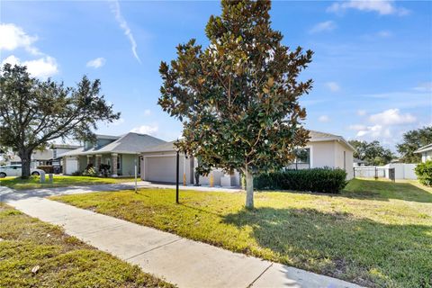 A home in AUBURNDALE