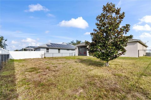 A home in AUBURNDALE