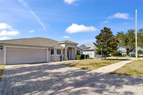 A home in AUBURNDALE