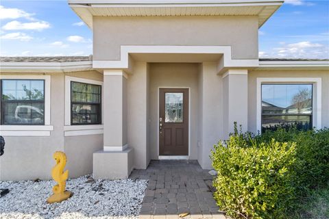 A home in AUBURNDALE