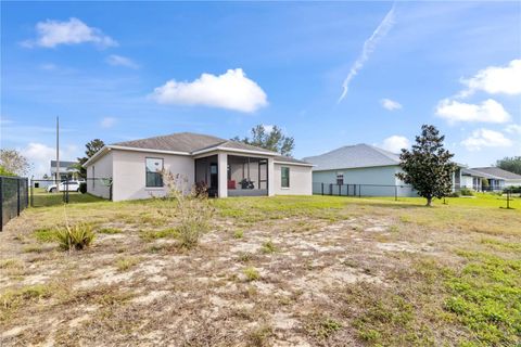 A home in AUBURNDALE