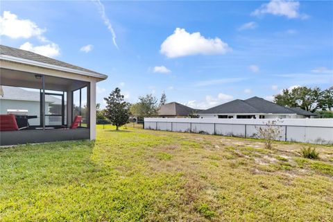 A home in AUBURNDALE