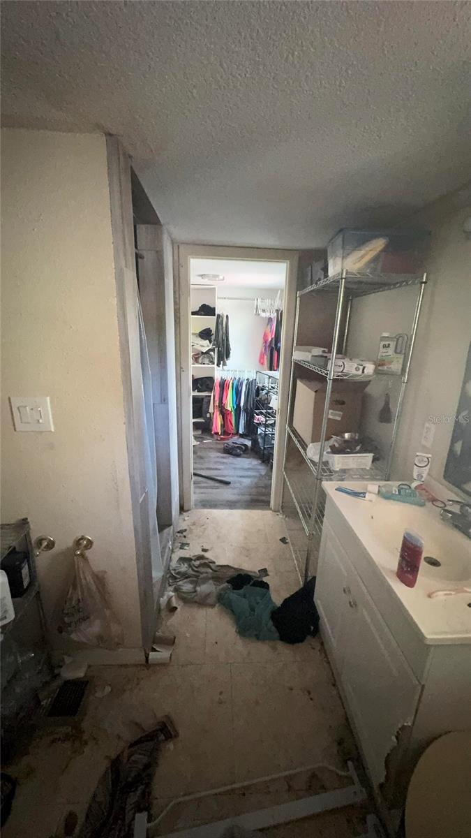 ACREAGE & UNREC - Residential