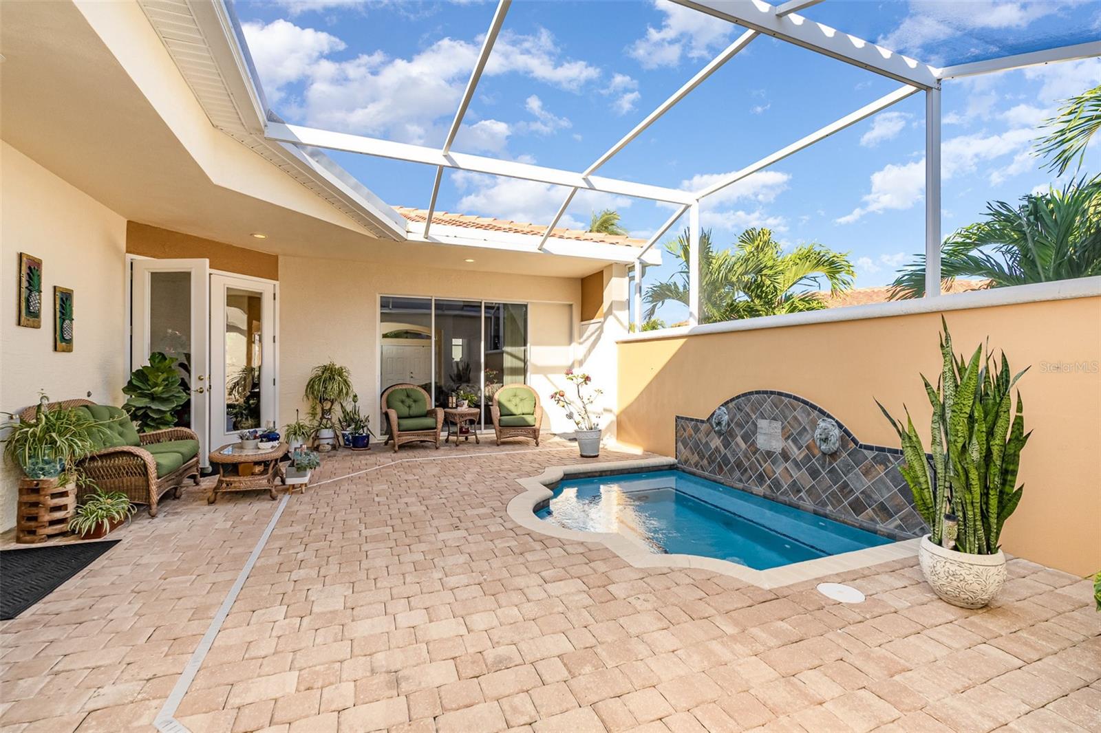 560 CASA BELLA DRIVE 1603