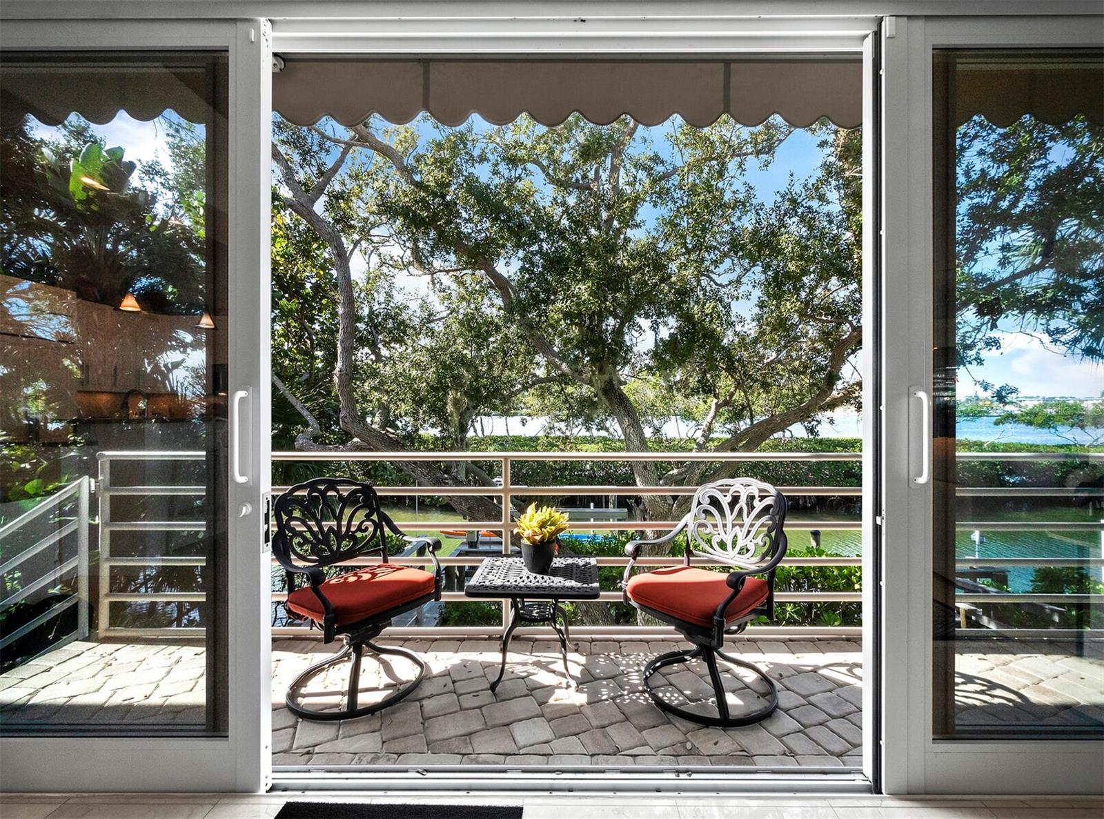 BAY ISLES - Residential