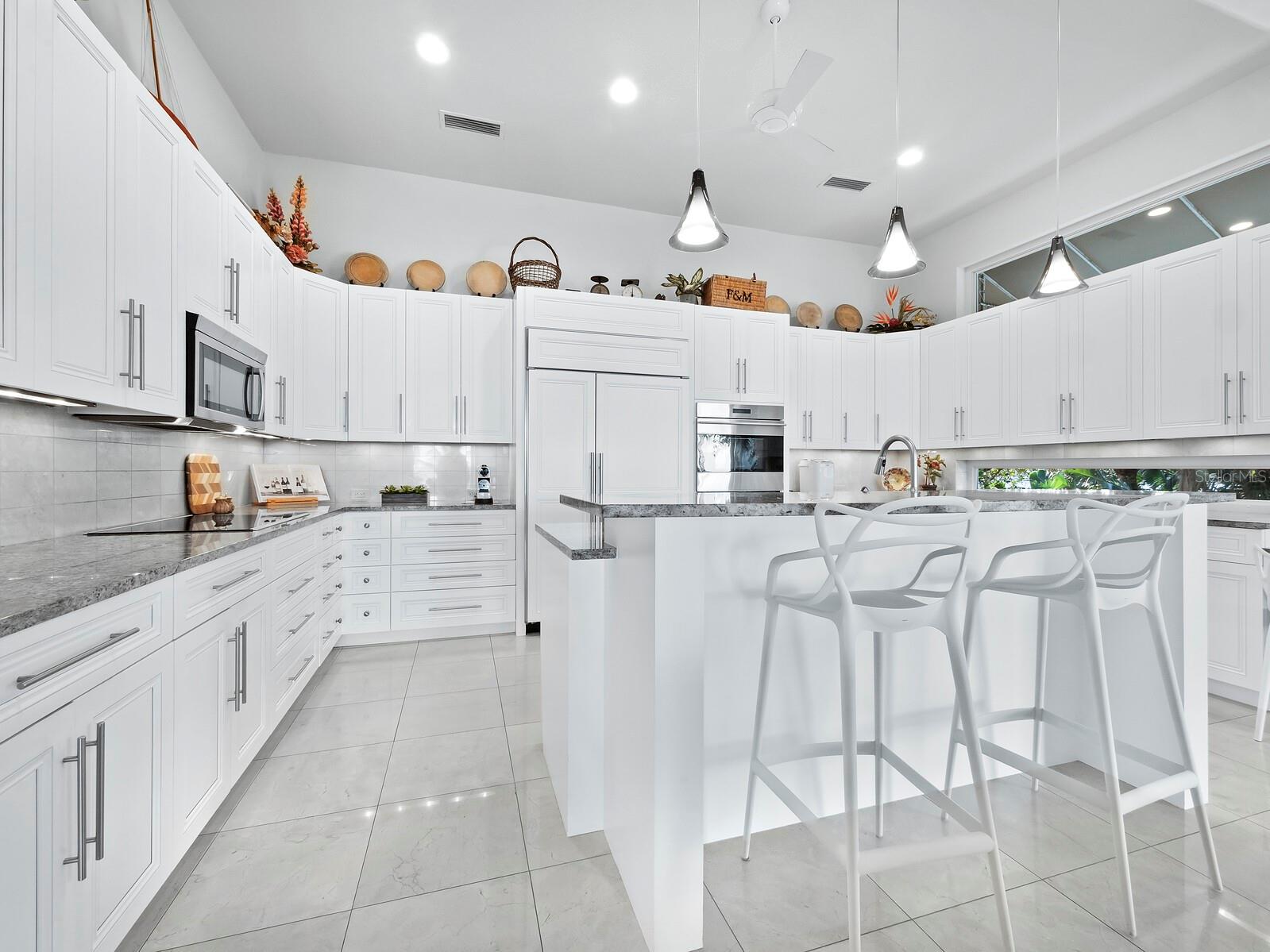 BAY ISLES - Residential