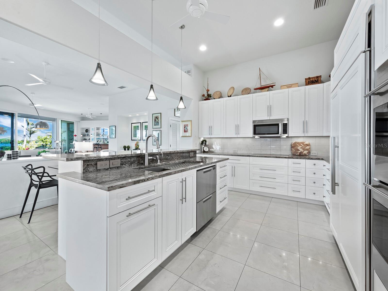 BAY ISLES - Residential