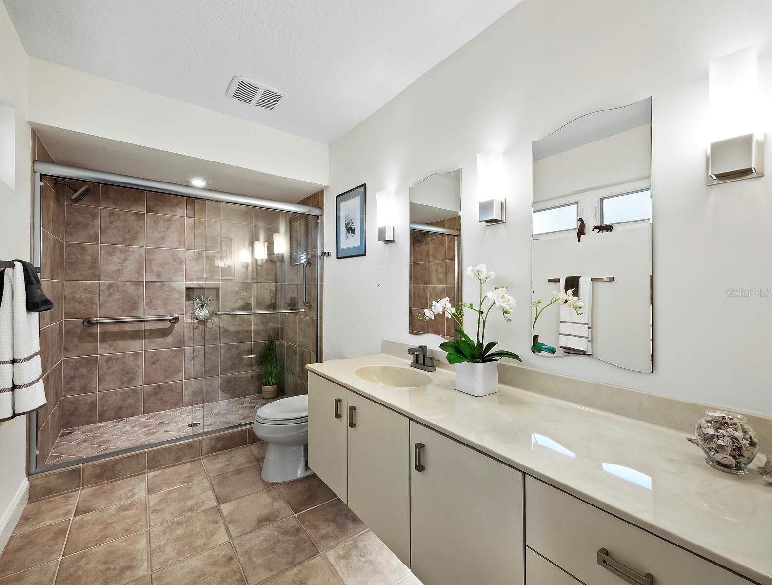 BAY ISLES - Residential