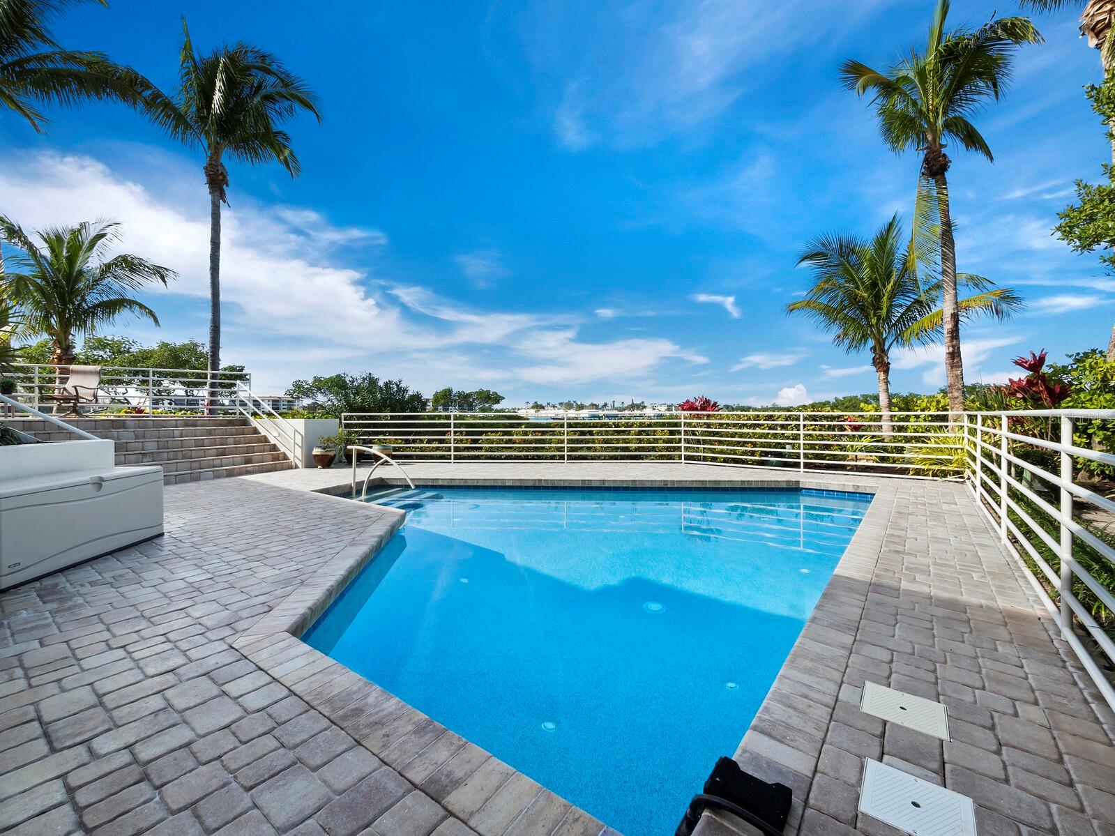 BAY ISLES - Residential