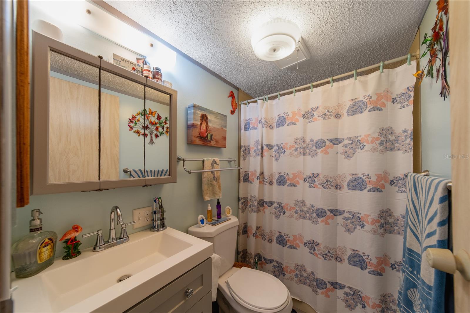 LAKE SIDE ESTATES - Residential