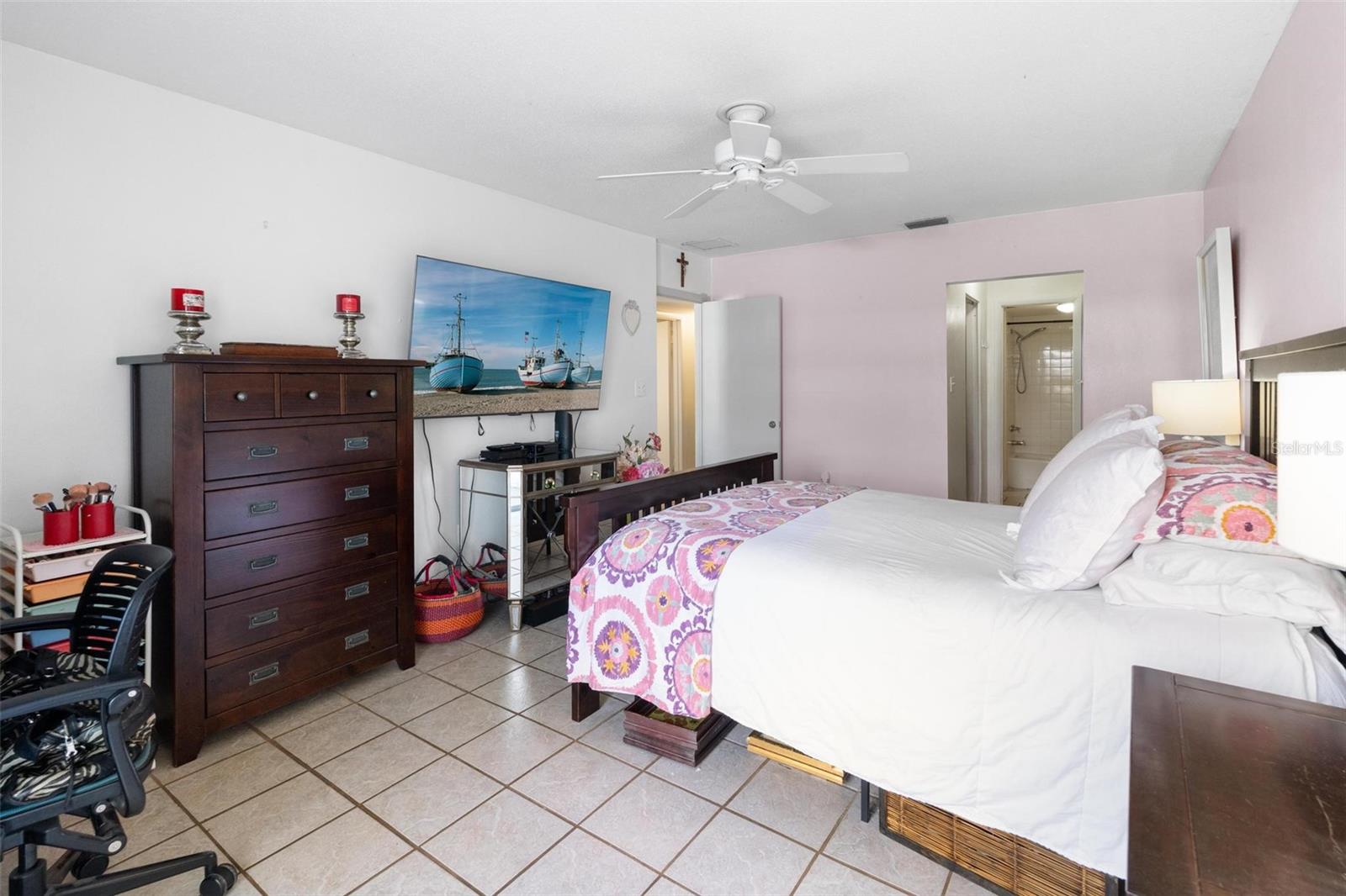 PENTHOUSE GROVES - Residential