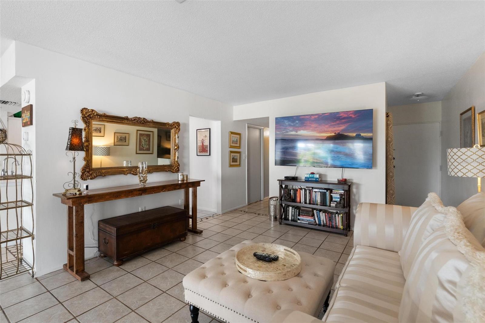 PENTHOUSE GROVES - Residential