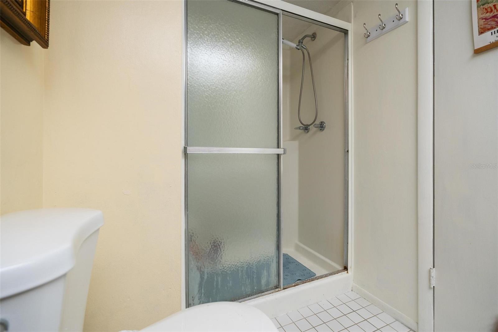 PENTHOUSE GROVES - Residential