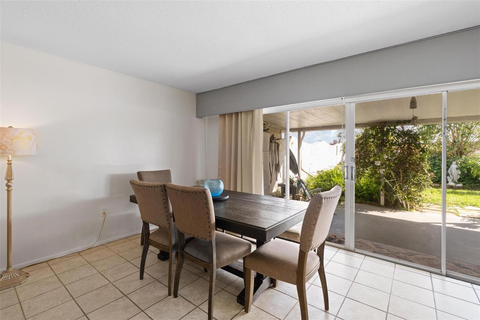 PENTHOUSE GROVES - Residential