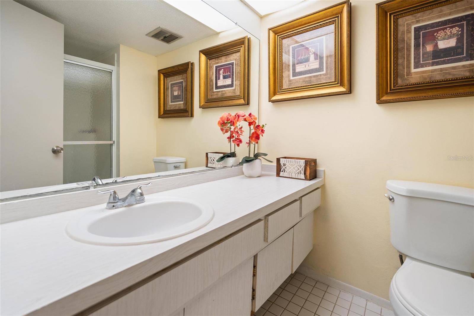 PENTHOUSE GROVES - Residential