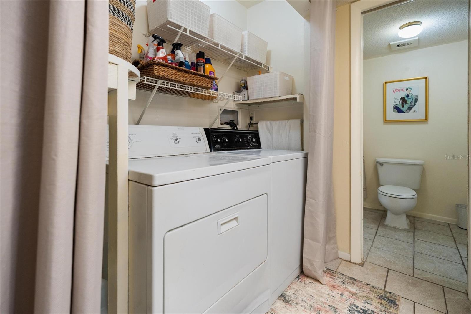 PENTHOUSE GROVES - Residential