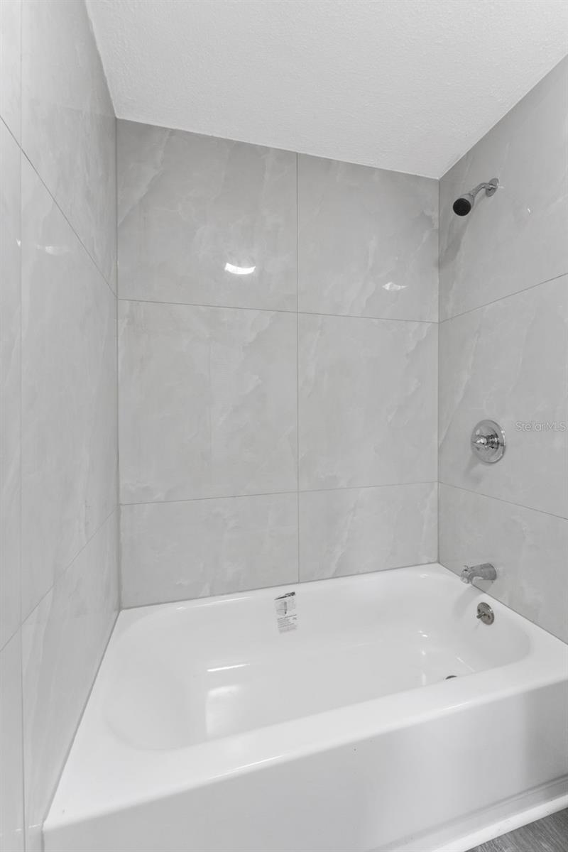 LELLMAN HEIGHTS 1ST SEC - Residential Lease