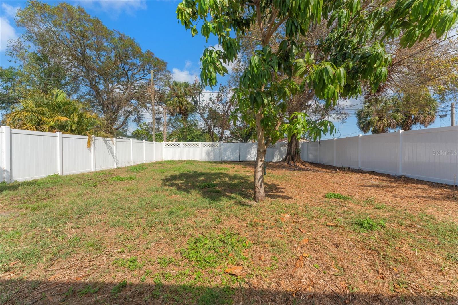 LELLMAN HEIGHTS 1ST SEC - Residential Lease