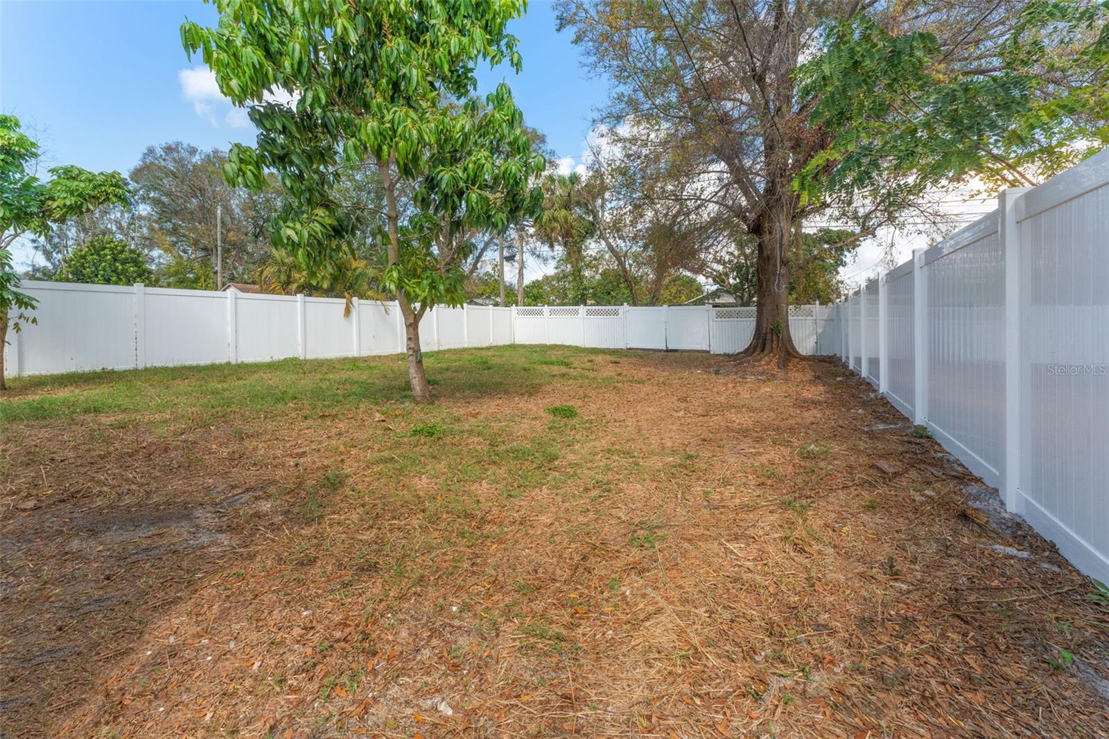 LELLMAN HEIGHTS 1ST SEC - Residential Lease