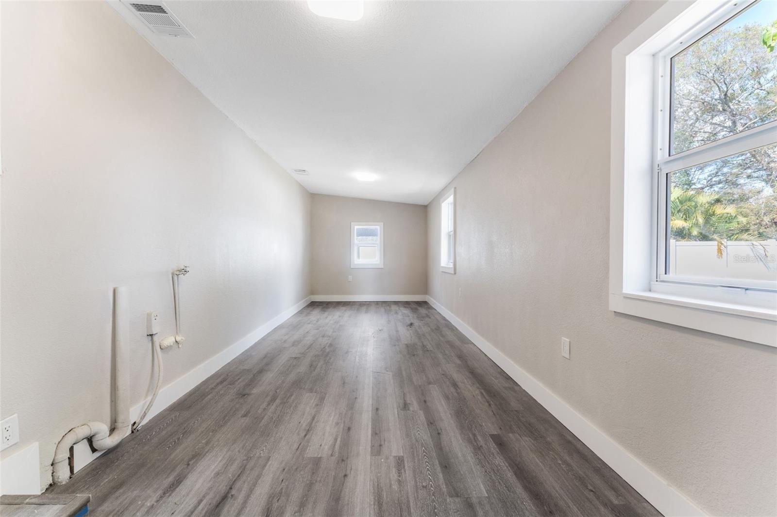 LELLMAN HEIGHTS 1ST SEC - Residential Lease