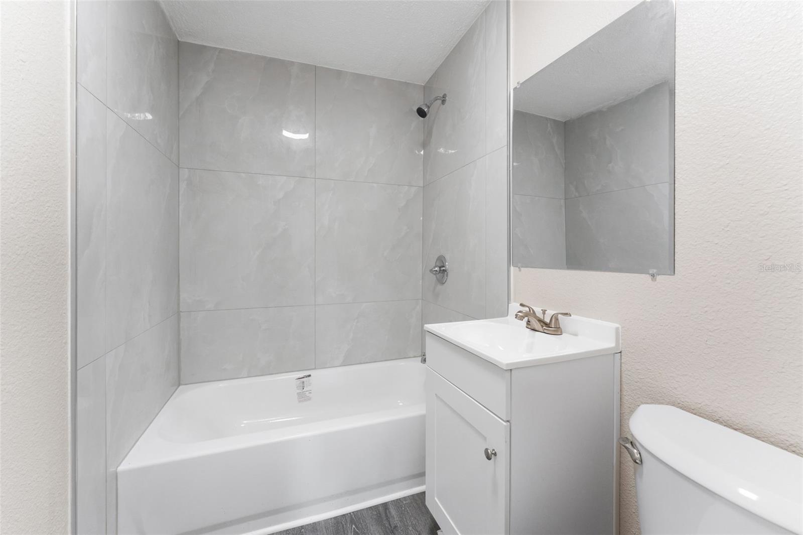 LELLMAN HEIGHTS 1ST SEC - Residential Lease