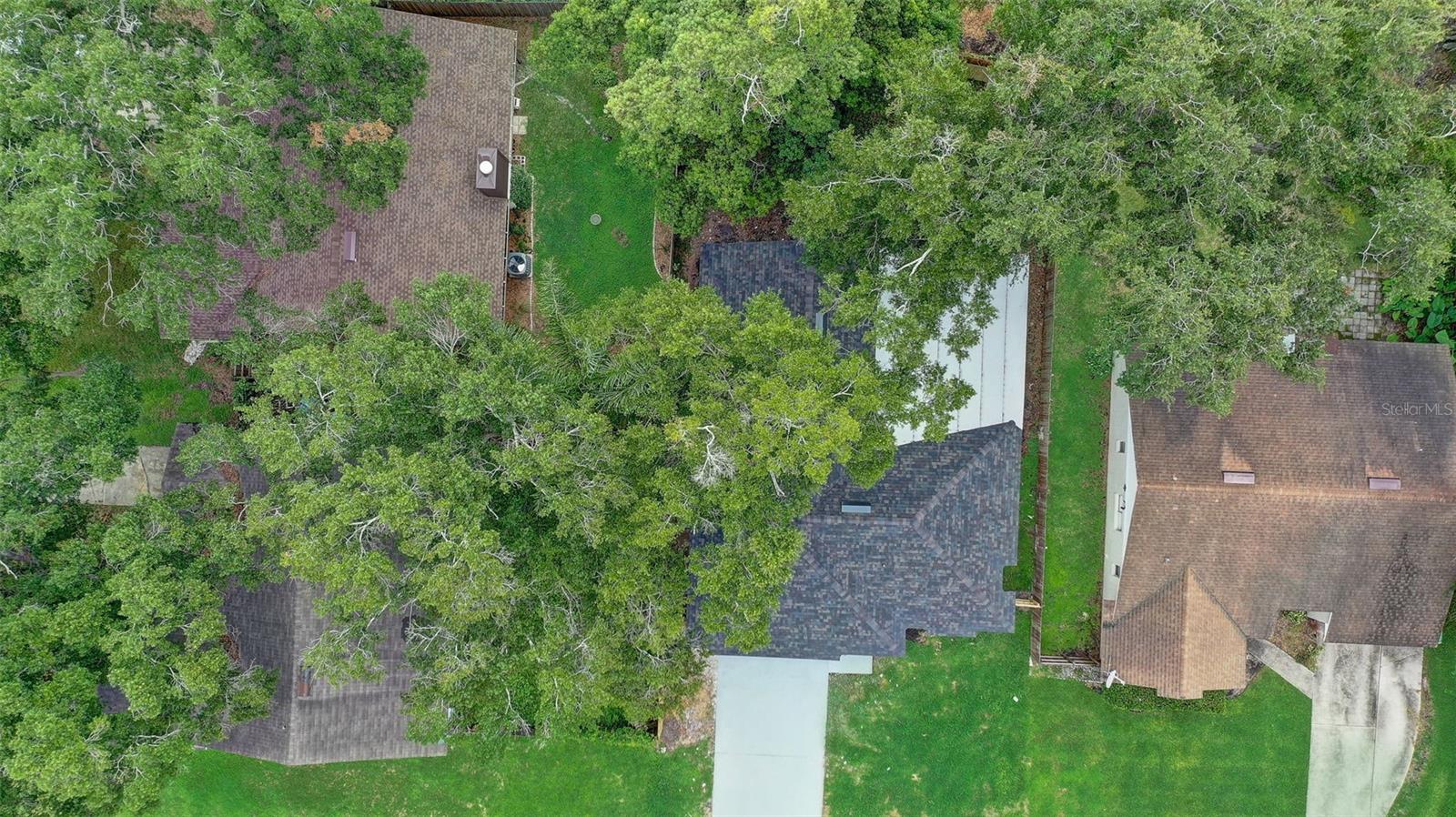 7711 LAKESIDE WOODS DRIVE